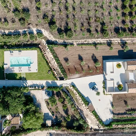 Baglio Il Gelso E L'ulivo Il Carrubo * Reitani