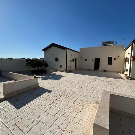 Baglio Il Gelso E L'ulivo Il Carrubo *